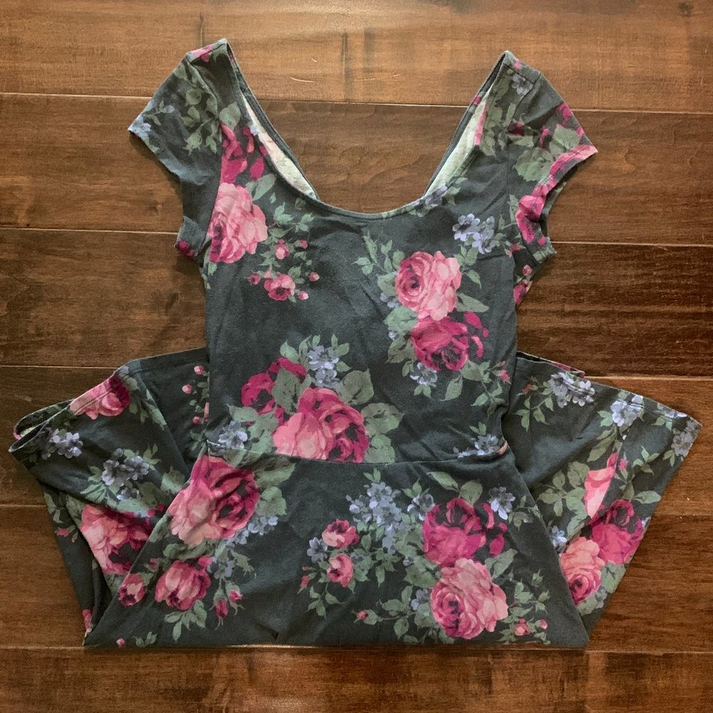 American Eagle Outfitters Women's Soft Floral Criss-Cross Back Dress Size Small